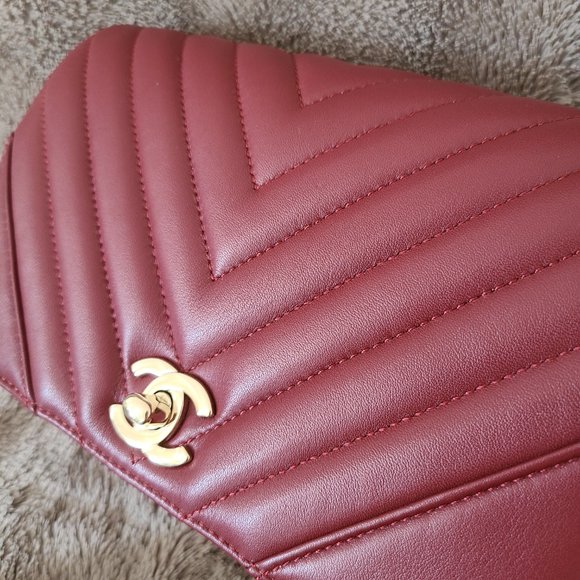 Authentic Chanel flap bag - Picture 13 of 17